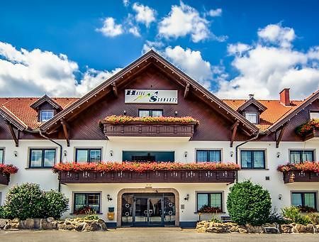 Hotel Restaurant Schwartz Neusiedl am Steinfelde Eksteriør billede