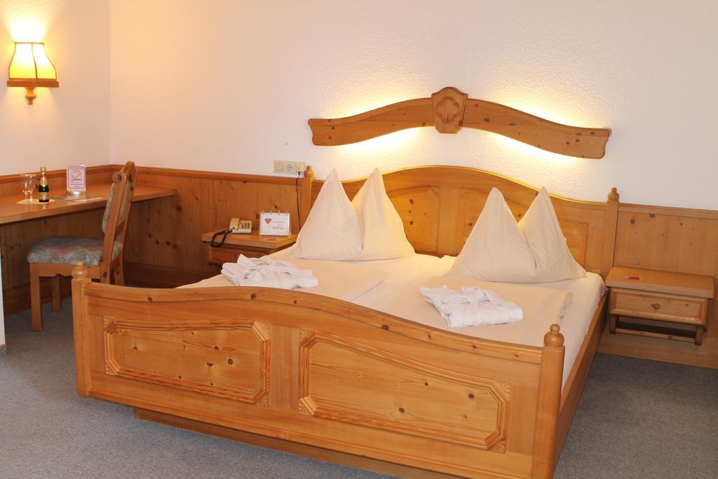 Hotel Restaurant Schwartz Neusiedl am Steinfelde Eksteriør billede