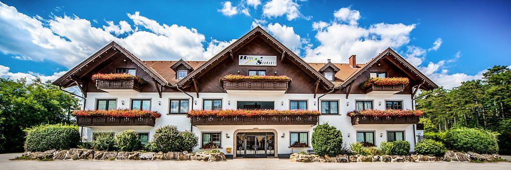 Hotel Restaurant Schwartz Neusiedl am Steinfelde Eksteriør billede