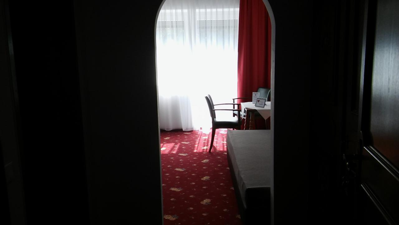 Hotel Restaurant Schwartz Neusiedl am Steinfelde Eksteriør billede
