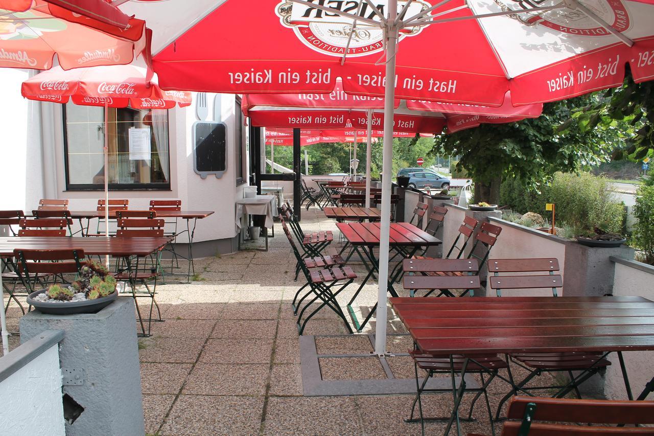 Hotel Restaurant Schwartz Neusiedl am Steinfelde Eksteriør billede