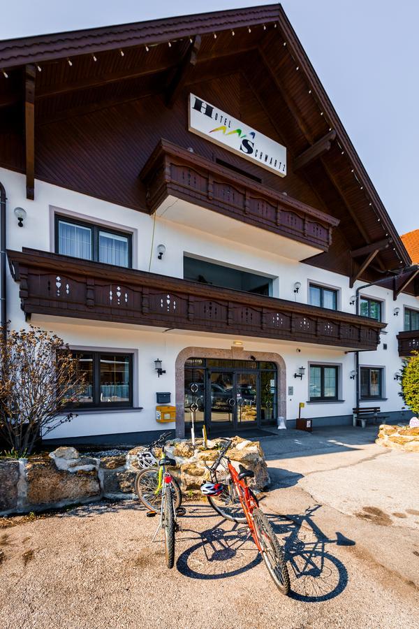 Hotel Restaurant Schwartz Neusiedl am Steinfelde Eksteriør billede